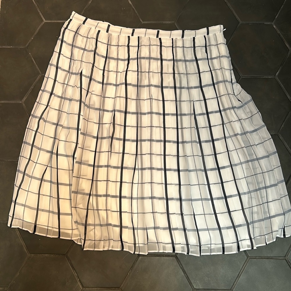 NWT Ann Taylor 16 TALL Black White Windowpane Plaid Pleated Midi Skirt